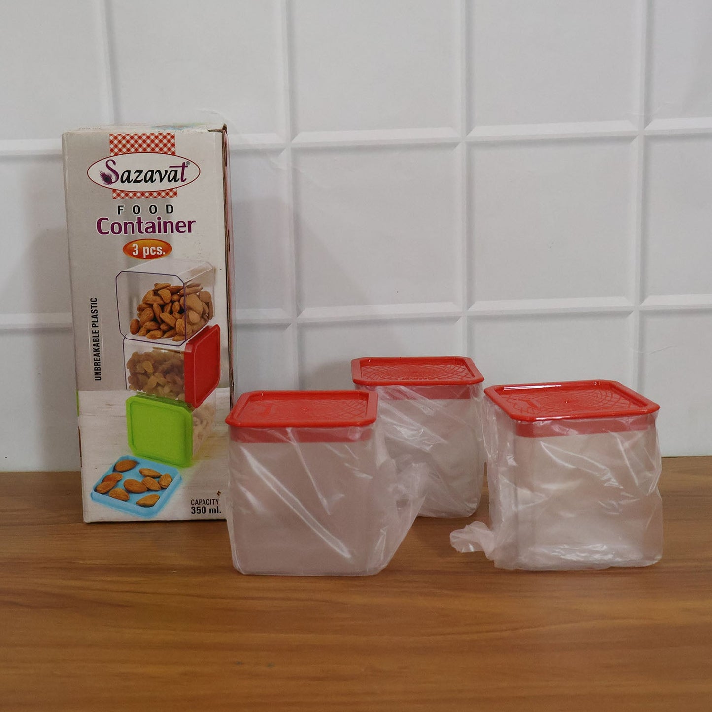 Usage of airtight food storage container set for daily kitchen organisation