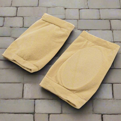 Compression arch support sleeve with cushioning for daily wear.