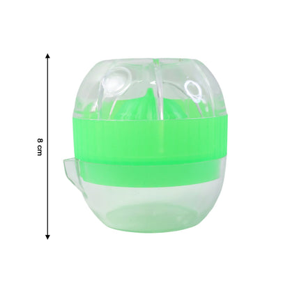Transparent cover of manual citrus juicer preventing splashes