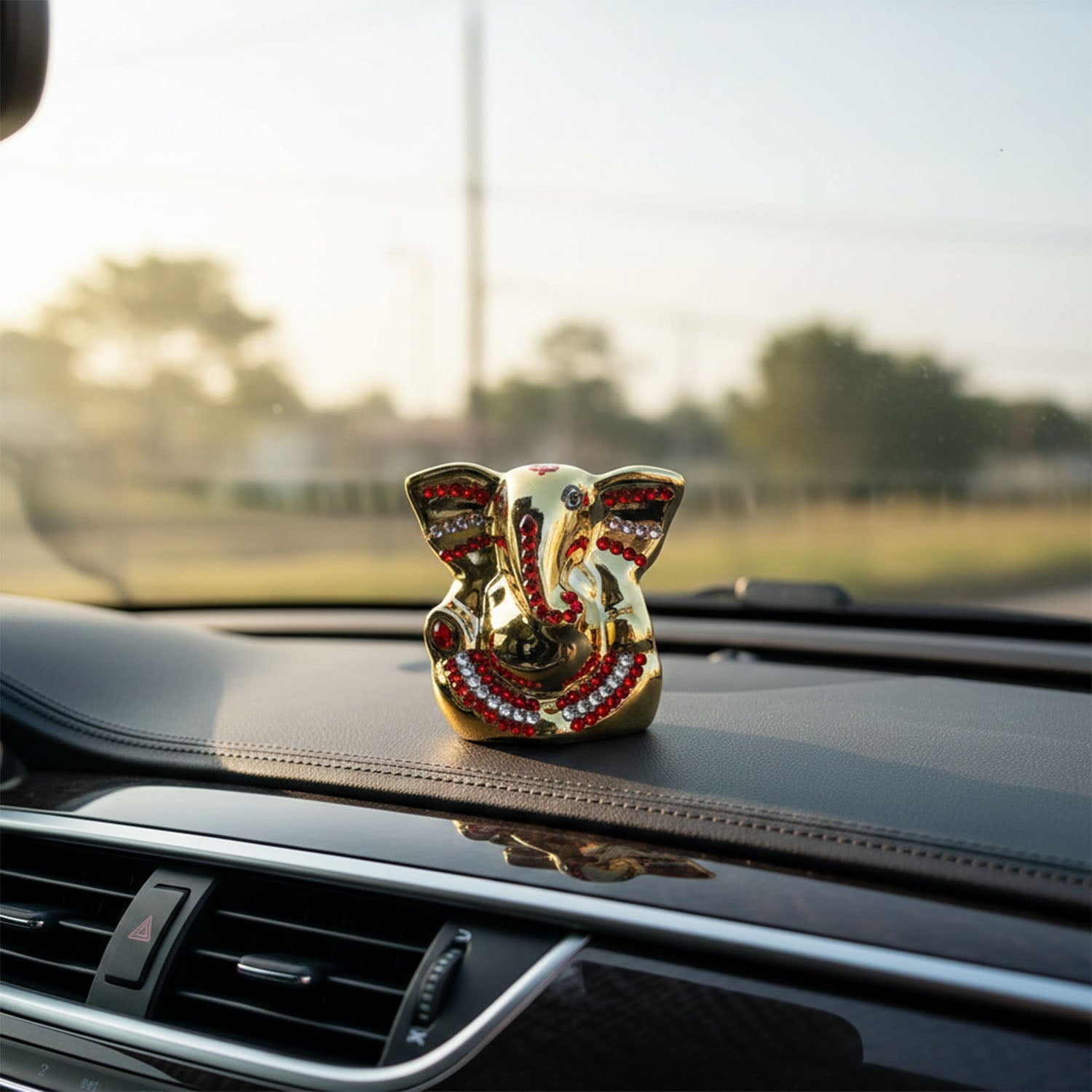 Decorative Ganpati murti perfect for temple and festive decoration
