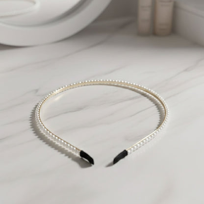 Fashion hair band decorated with elegant pearls