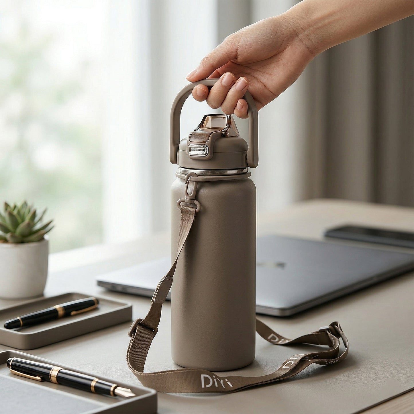 The durable stainless steel insulated water bottle highlighting its vacuum insulation.