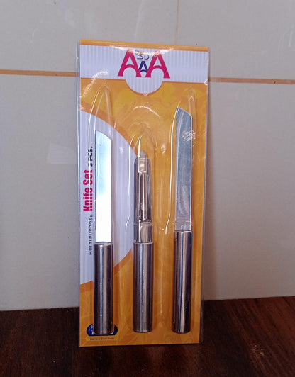 Cisora kitchen knife with an ergonomic non-slip steel handle for comfortable grip